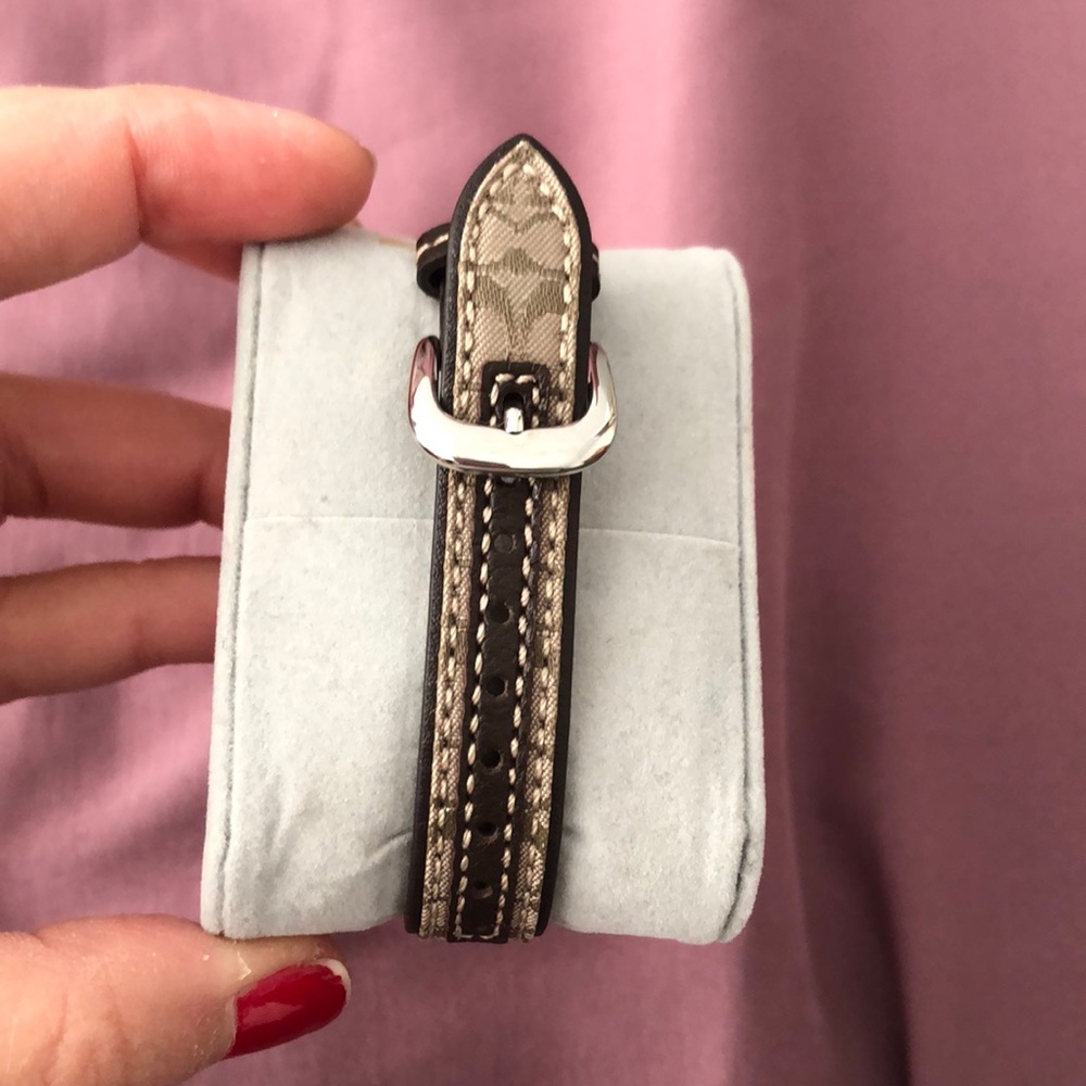 Classic Coach Watch - Picture 2 of 2